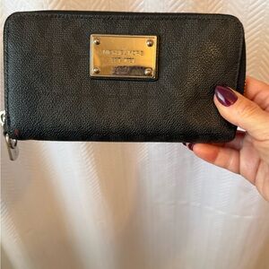 Michael Kors Black Textured Wallet